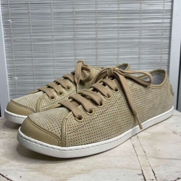 Camper Uno Leather Sneaker - Picture 2 of 9